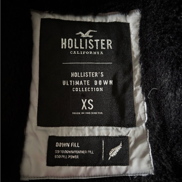 Hollister Women's Green Down Coat with Faux Fur Hood - Picture 2 of 11